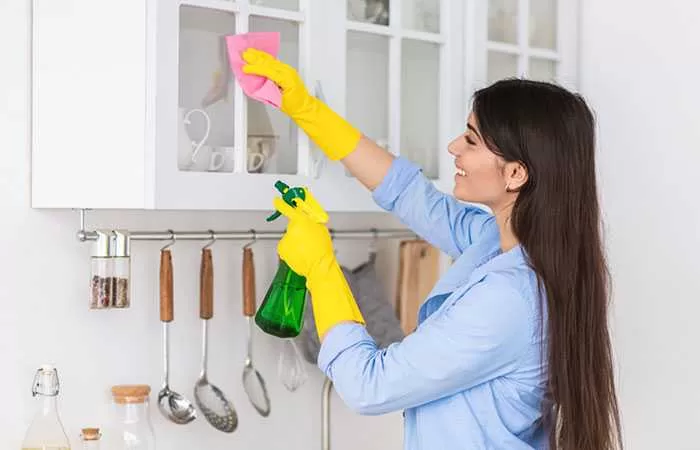 how-to-keep-kitchen-cabinets-clean-1675158079.webp